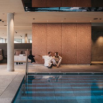 Der Indoor & Outdoorpool im Wellnessbereich von Rupertus